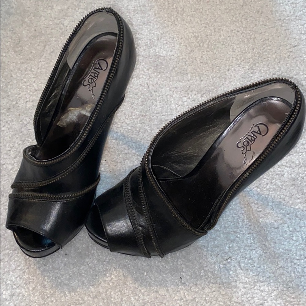 Black peep toe heels